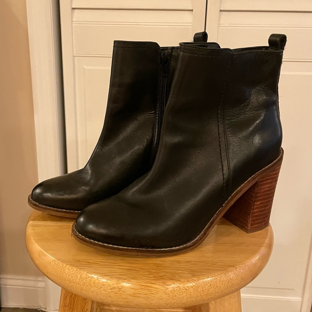 Seychelles black booties